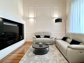 Charming Penthouse near Duomo